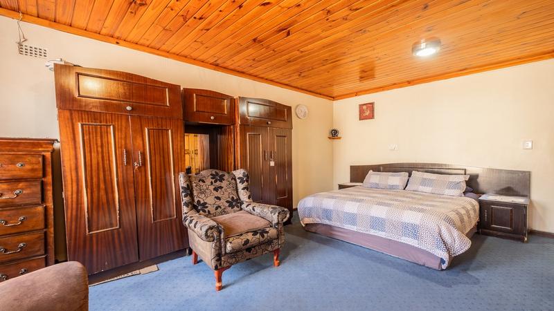 4 Bedroom Property for Sale in Cravenby Western Cape